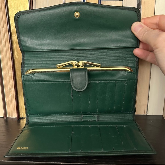 Buxton - Vintage Trifold Green Leather Wallet - Picture 7 of 16